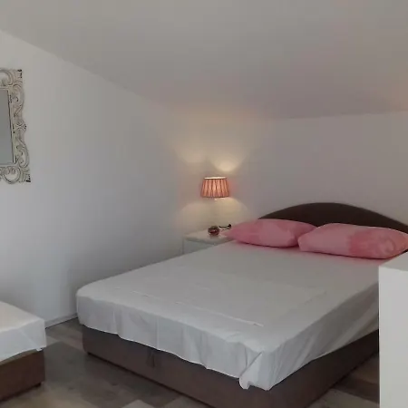 Apartment Apartman Nena Slatine